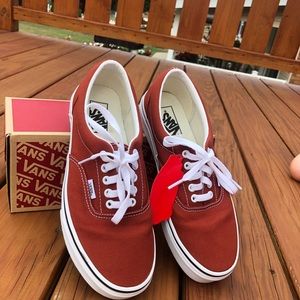 Vans Era Men’s in Picante/True White